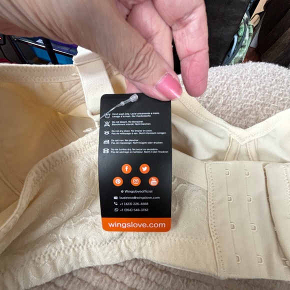 Wingslove Ivory Full Support Wireless Comfort Straps Bra Size 46B.  NWT! - Picture 8 of 9